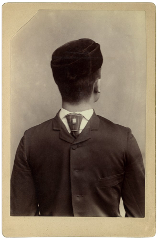 Illustration for article titled This creepy trick photo from 1875 proves our great-great-great-grandparents had a twisted sense of humor